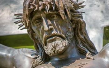 https://marianos.org/sites/default/files/field/image/1410to_jesus_station_12_1_adj.jpg