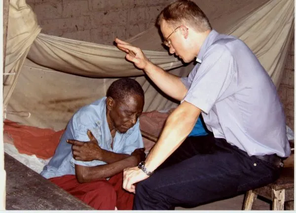 https://marianos.org/sites/default/files/field/image/cameroon030709_confession.jpg